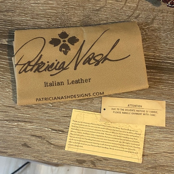 Patricia Nash NWT Vintage Avellino Black Burgundy Ivory Paisley Crossbody Bag - Picture 11 of 11